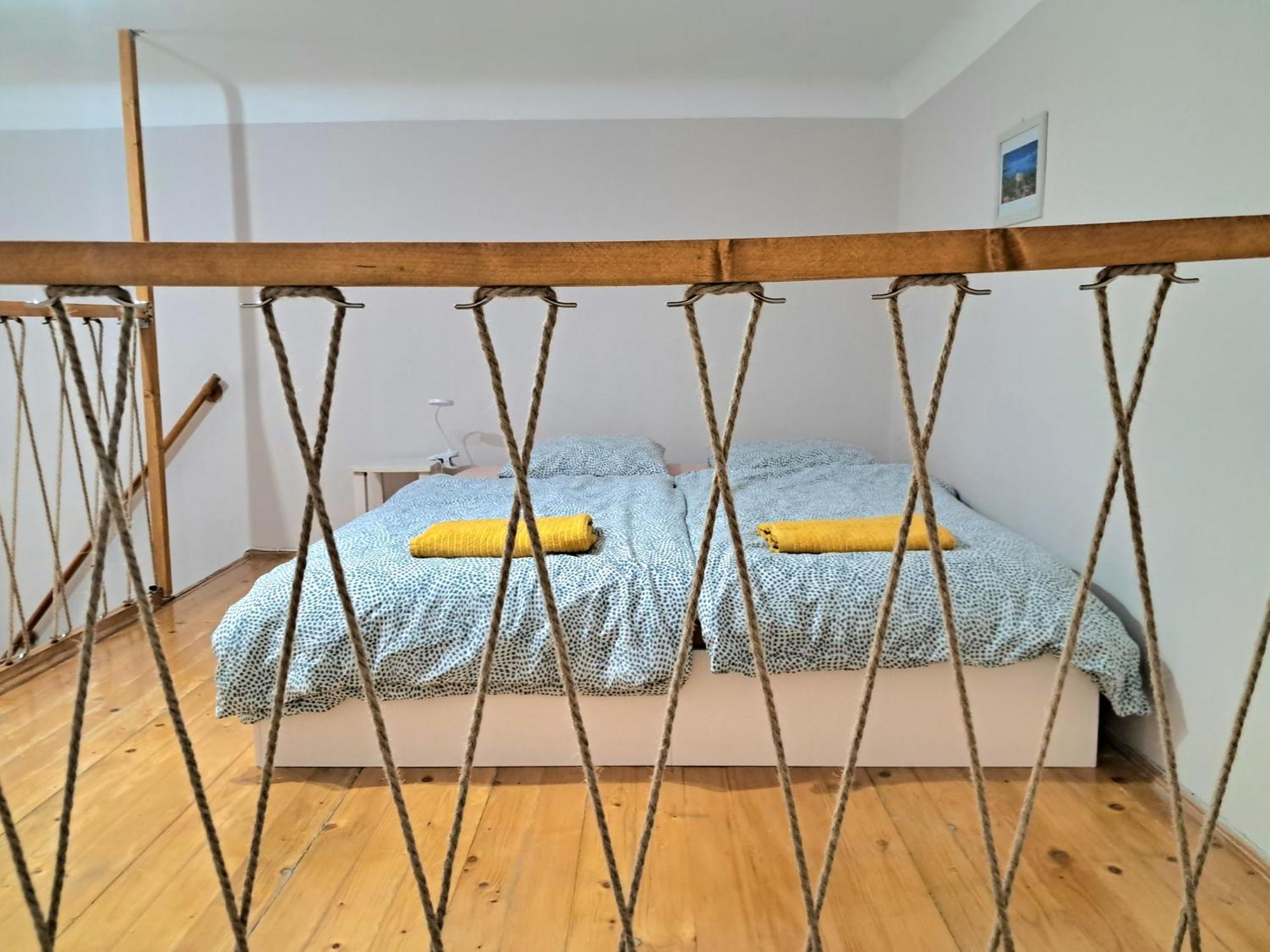 Affordable Heroes' Square Residence Budapest Bagian luar foto