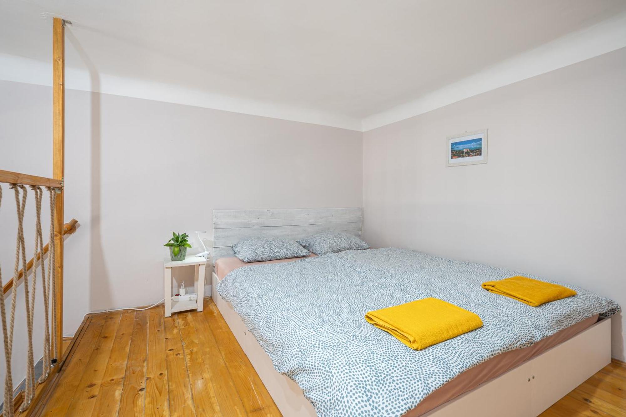 Affordable Heroes' Square Residence Budapest Bagian luar foto
